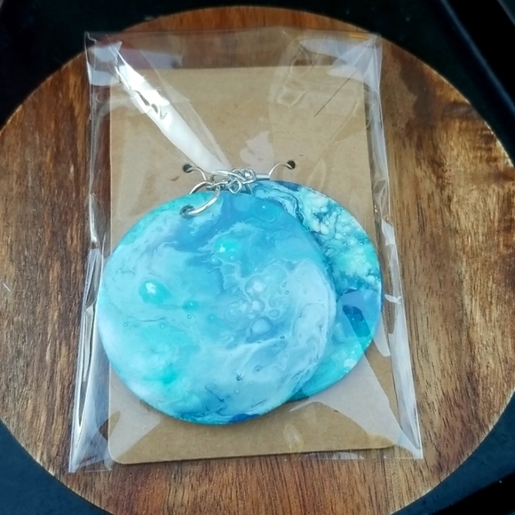 Handmade wood acrylic poured earrings - Picture 5 of 5